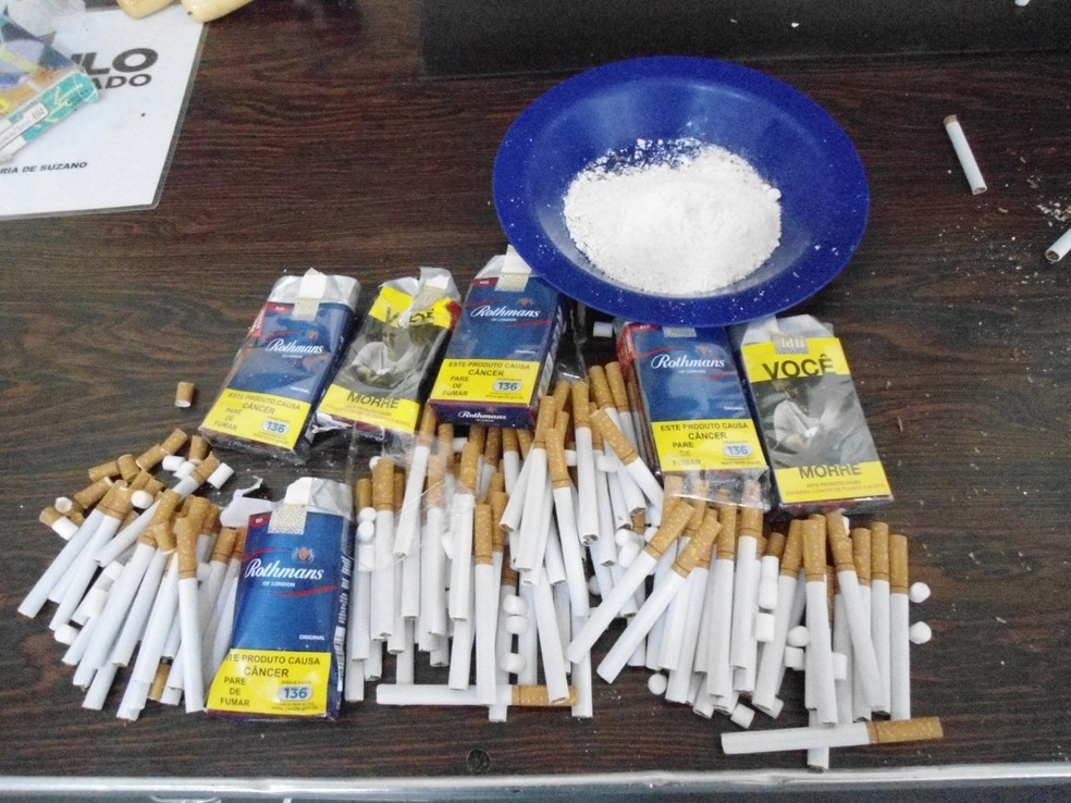 Agentes do CDP de Suzano encontram drogas em pães de forma e maços de cigarro enviados para detentos pelo correio — Foto: SAP/Divulgação