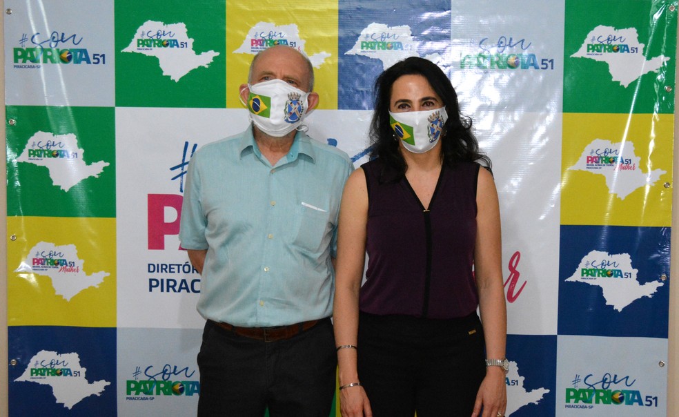 Jair Antonio Leite da Silva e Érica Gorga durante convenção do Patriota, em Piracicaba — Foto: Rodrigo Pereira/ G1