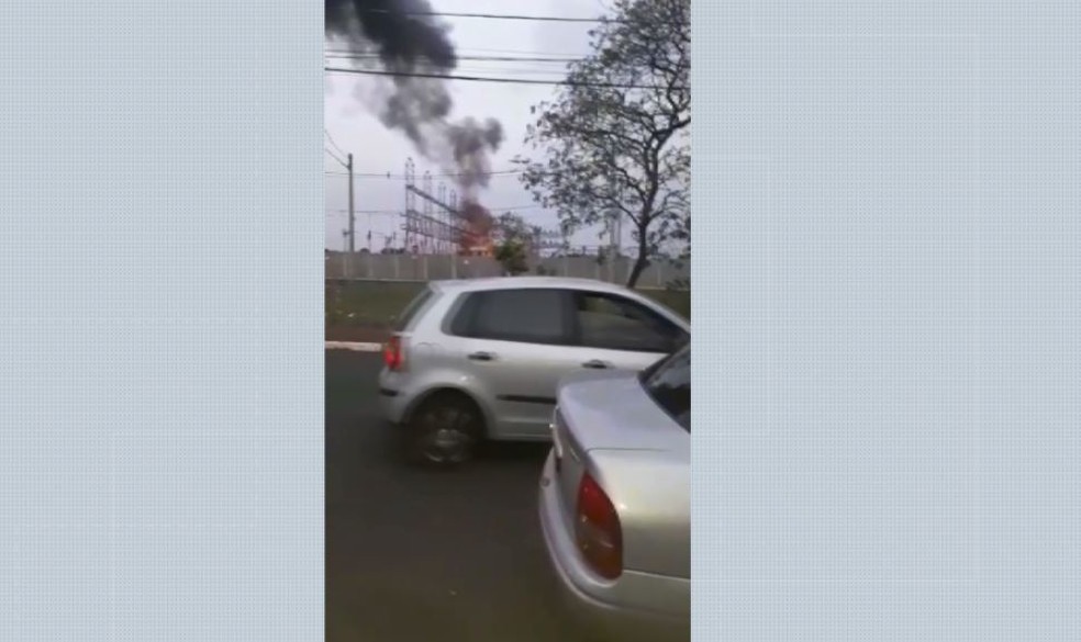Incêndio atinge subestação da CPFL em Ribeirão Preto — Foto: Reprodução/EPTV