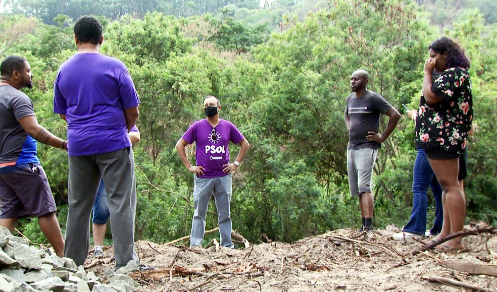 Ronaldo Mota (PSOL) visitou o Assentamento de Sonhos em São Carlos — Foto: Reprodução/EPTV