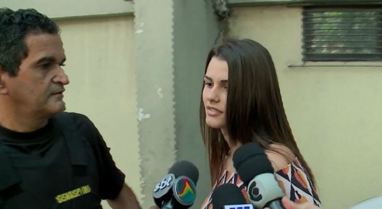 Após prisão, blogueira que acusou ex-marido de agressão é solta