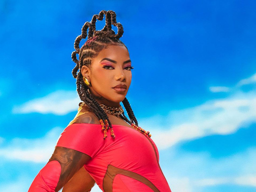 Ludmilla celebra outdoor na Times Square: “Obrigada Deus!”