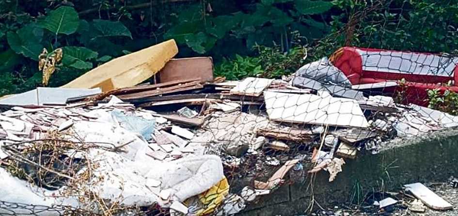 Lixo jogado em parque estadual incomoda moradores de Diadema ￼