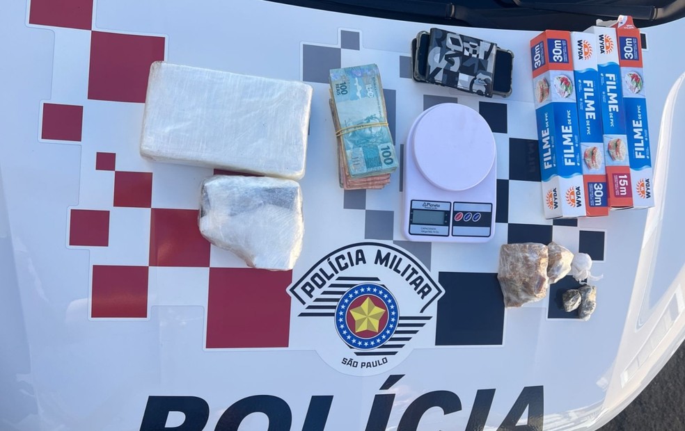 PM prende dupla ao identificar casa usada como ponto de tráfico de drogas em Itapetininga