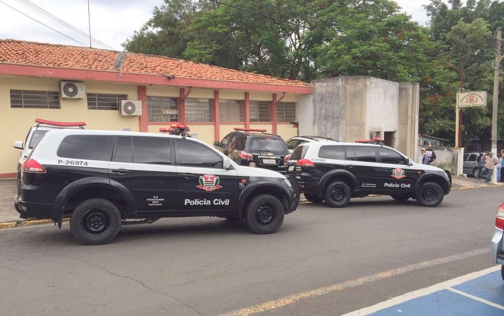 Corpo é encontrado carbonizado dentro de carro em Capivari