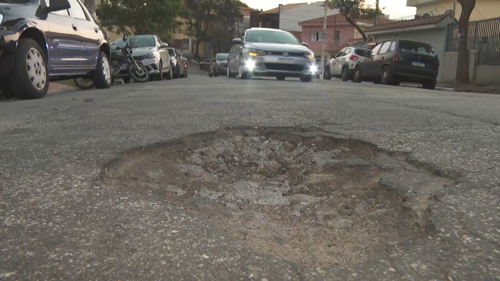 Homem morre após cair em buraco e bater a cabeça na Vila Gustavo, Zona Norte da capital