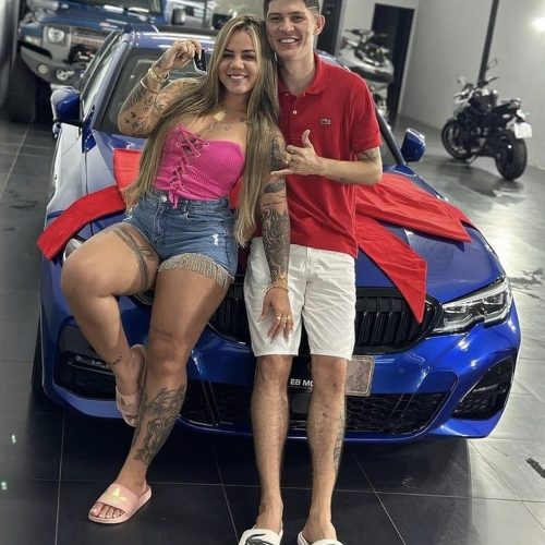 Casal preso no Ceará por divulgar Jogo do Tigre morava em casa de luxo com Porsche na garagem