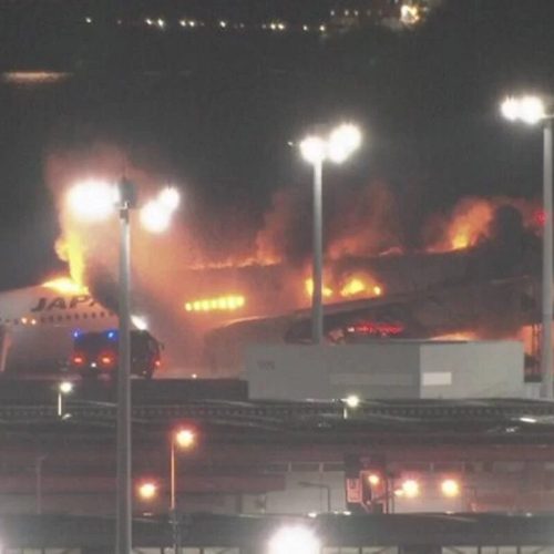 Incêndio em Aeroporto de Tóquio: Avião da Japan Airlines Colide com Aeronave da Guarda Costeira