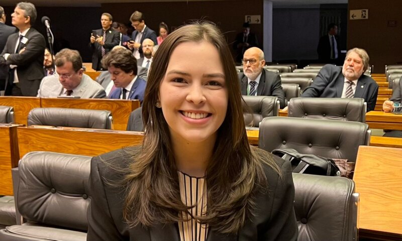 Maria Arraes lidera debate crucial sobre prevenção de desastres climáticos em Pernambuco