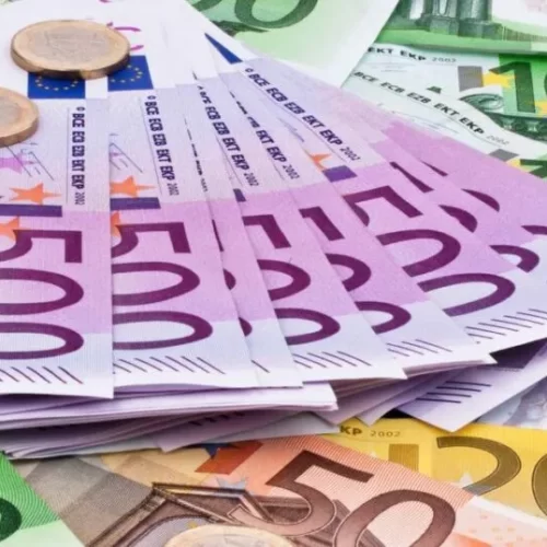 Confiança do consumidor na zona do euro melhora em junho