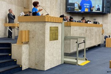 Após audiência pública e votação na Câmara, PL 416/2025 é aprovado e Servidores Municipais decidem pela manutenção da greve