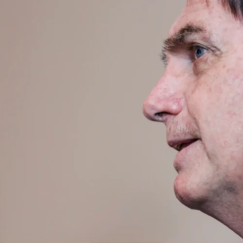 Pedido de urgência da defesa de Bolsonaro para entrega de laudo médico ao STF