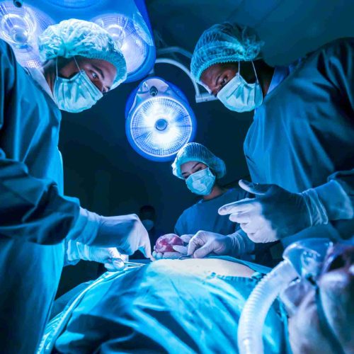 Médico é condenado a indenizar família de paciente morta durante lipoaspiração