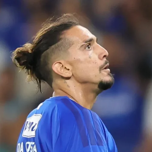 Cruzeiro triunfa sobre Barcelona SC na Libertadores, mesmo com falha impressionante de Chico da Costa
