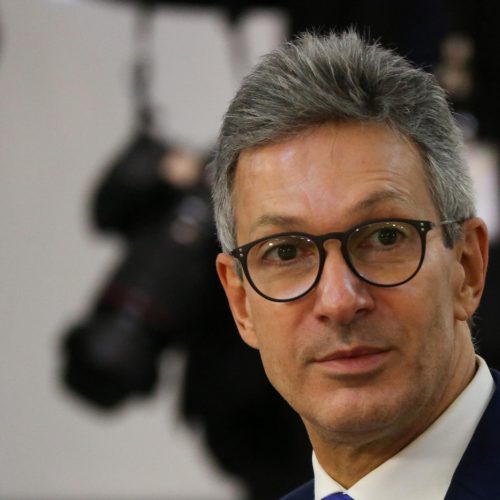 Zema declara que o Brasil está sob um “governo autoritário” e ressalta que regimes ditatoriais têm prazo de validade.